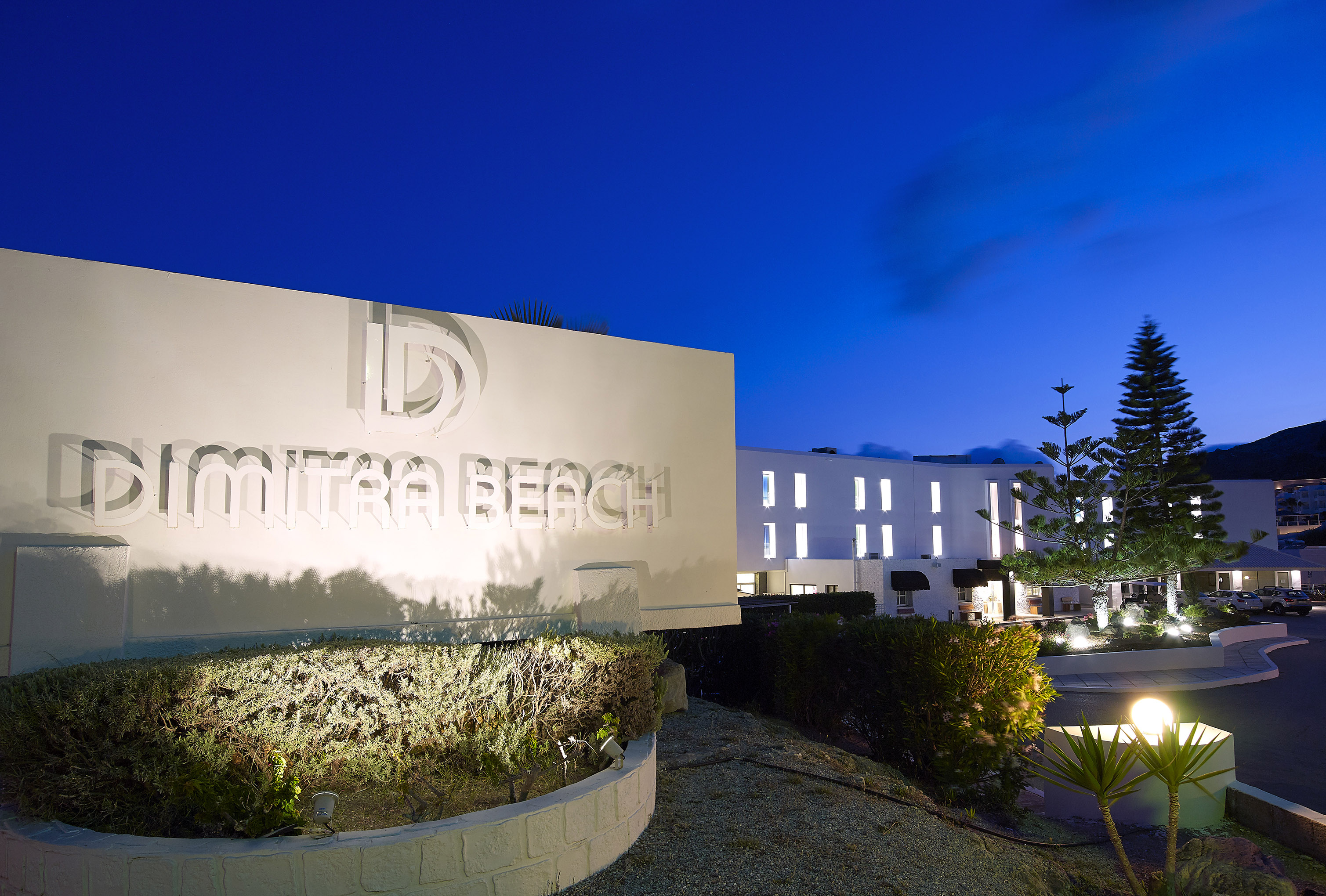 Dimitra Beach Hotel & Suites