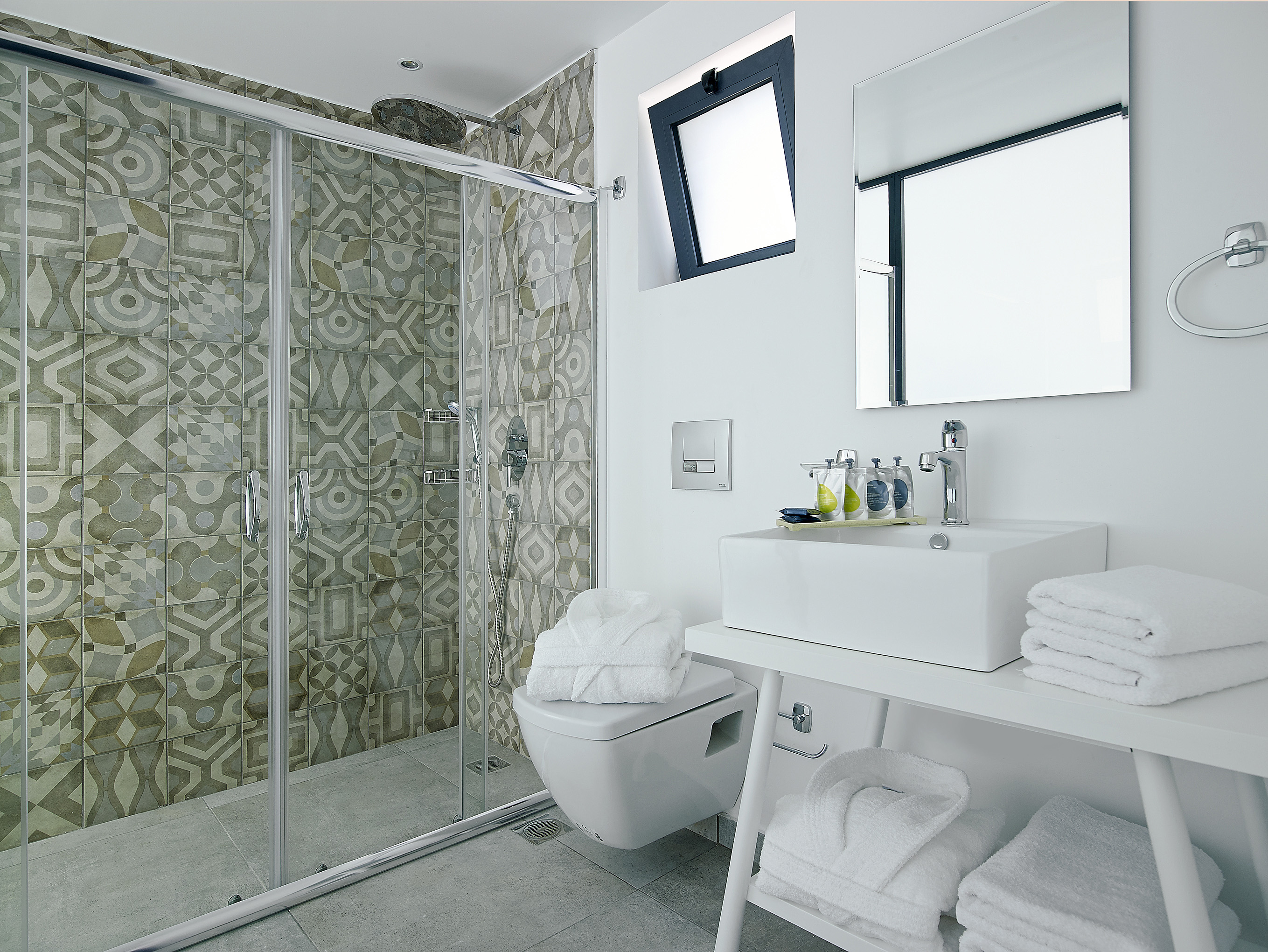 Beach Front Bungalow bathroom