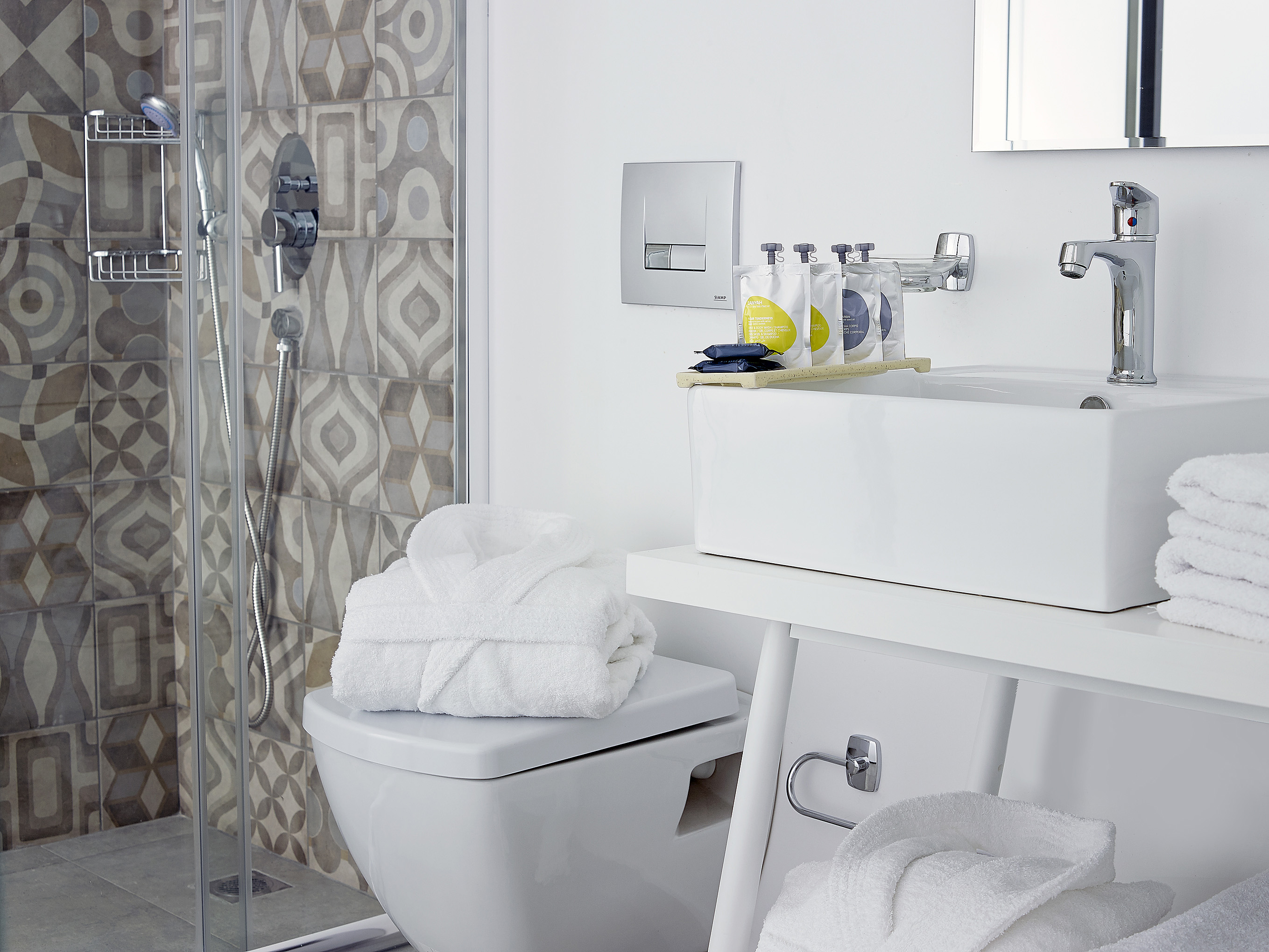 Beach Front Bungalow bathroom