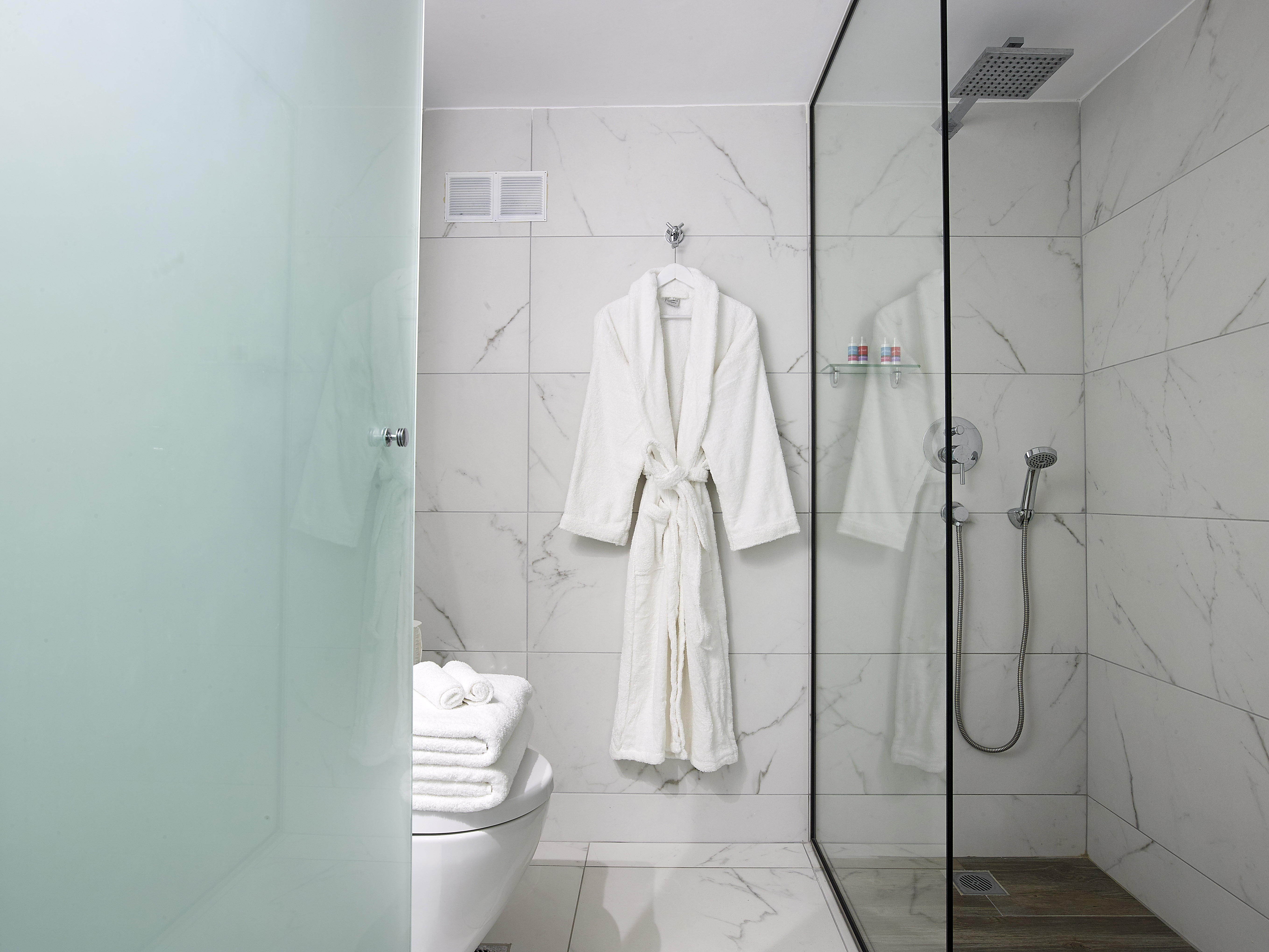 Double Sea view_bathroom